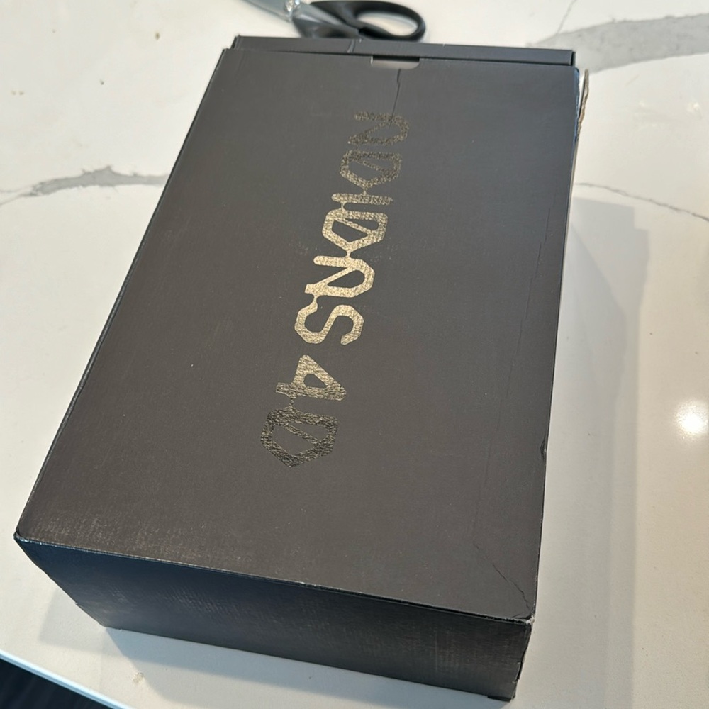 Sick shoe box